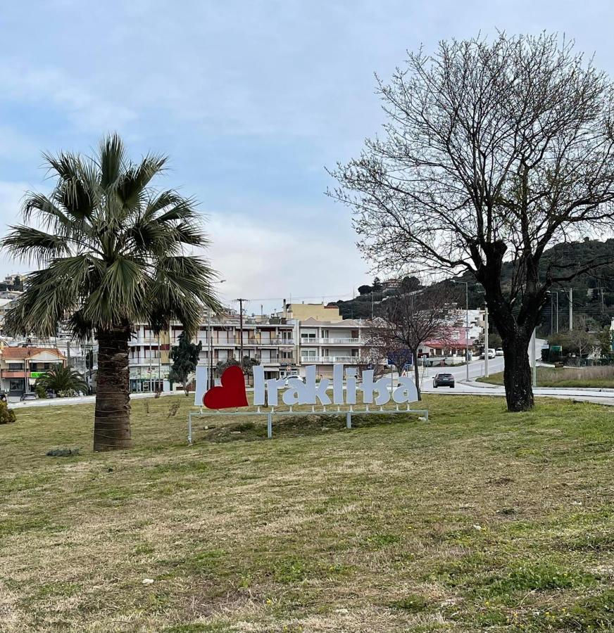Adrianos House By The Sea Apartment Nea Iraklitsa Luaran gambar